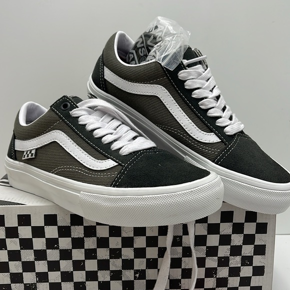 Vans WMNS Skate Old Skool 
Twill Grape Leaf
VN0A5FCB50K
SNEAKERS - Picture 4 of 16